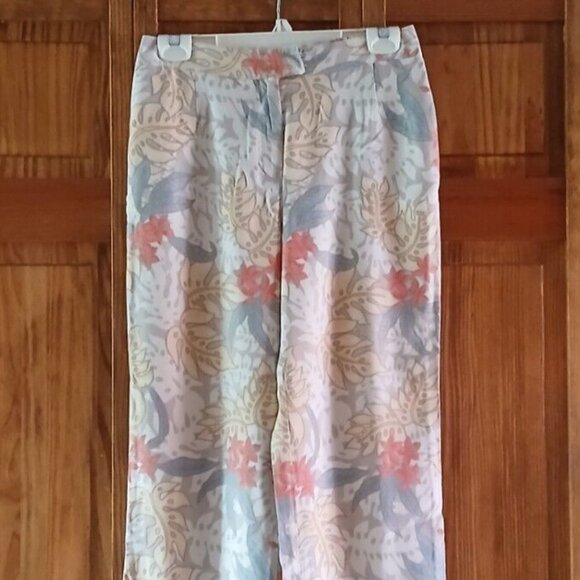 AUGUST SILK beige floral cropped pants sz S woman's - Picture 1 of 1